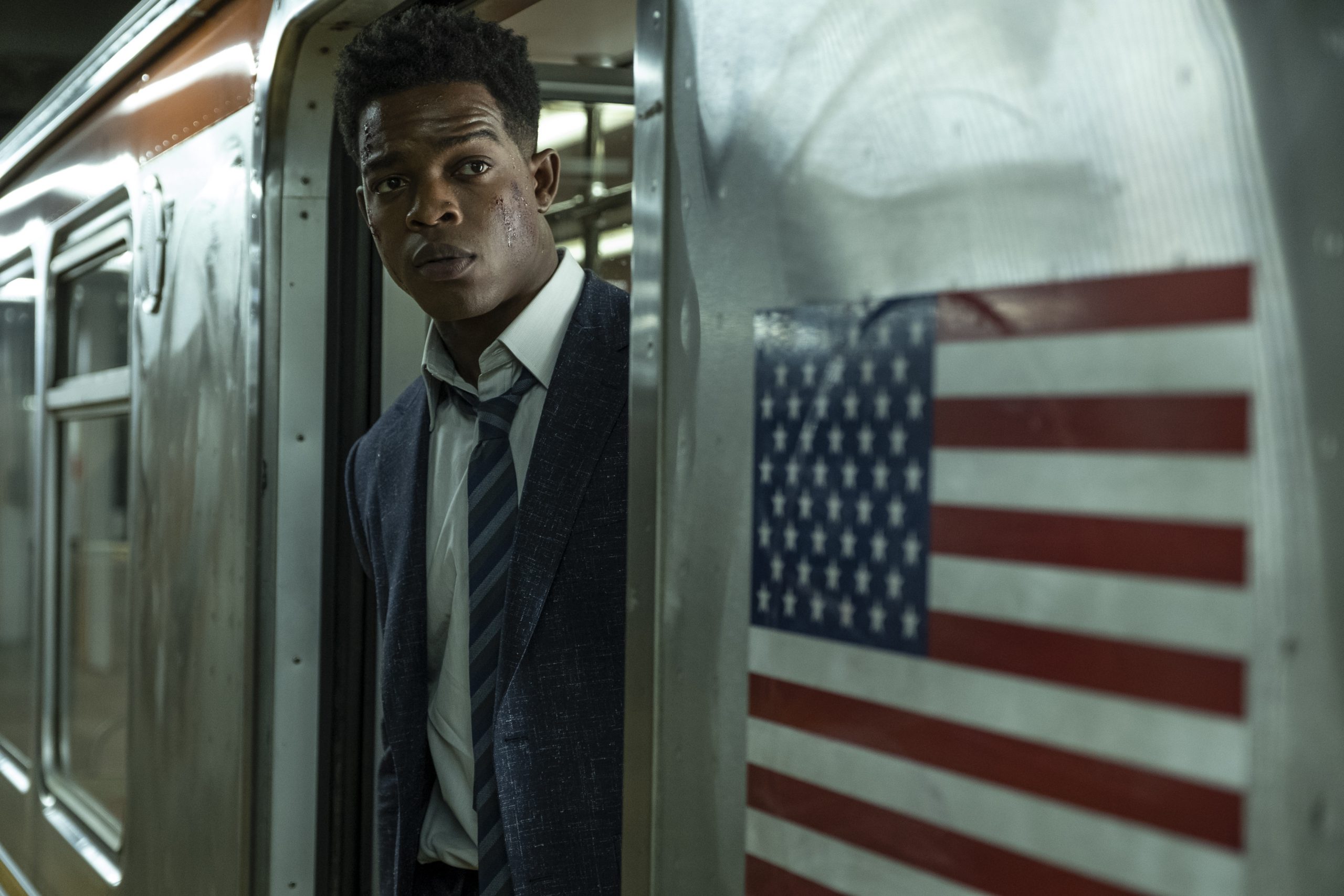 Stephan James stars in 21 Bridges