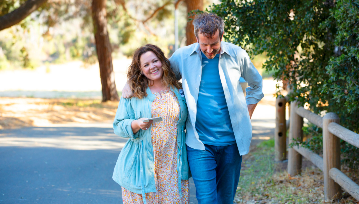 Melissa McCarthy and Chris O'Dowd in The Starling